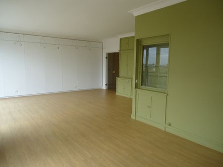 Location Appartement 4 pièces 113m² NEVERS 58000 - Photo 2