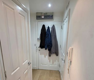 Flat to rent on - Photo 1