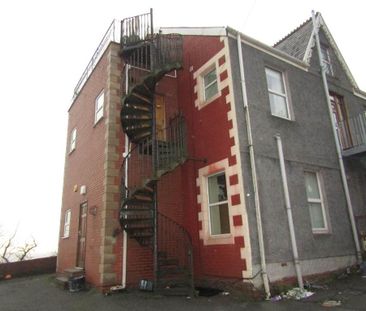 3 bedroom flat to rent - Photo 3