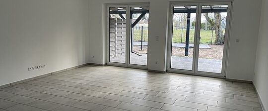 Doppelhaushälfte mit Vollbad, Garten+Terrasse und 2 Stellplätze - Foto 1