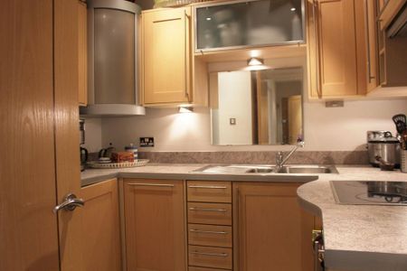 1 bedroom flat to rent - Photo 2