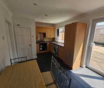 3 Bed Terraced House, Hacking Street, M7 - Photo 4