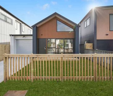 Standalone 3-Bedroom, 2-Bathroom Home with Single Garage – Papakura - Photo 1