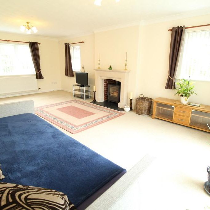 4 bedroom detached house to rent - Photo 1