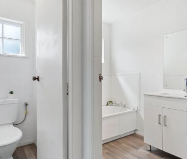 Solid, Sunny, & Supremely Convenient - Photo 5