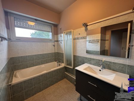 Location Appartement 3 pièces 89m² OBJAT 19130 - Photo 5