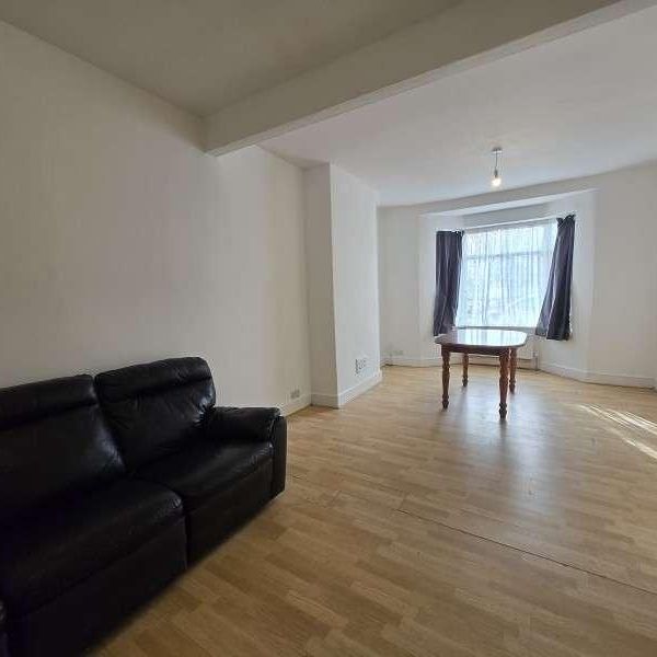 Green Street, Enfield, EN3 - Photo 1