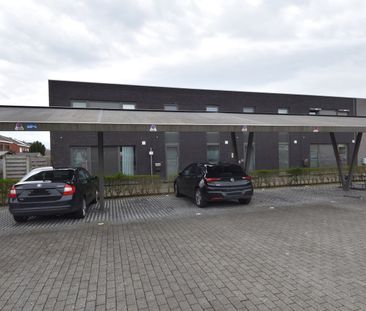 Recente woning op een rustige locatie in het centrum van Eeklo! - Photo 2