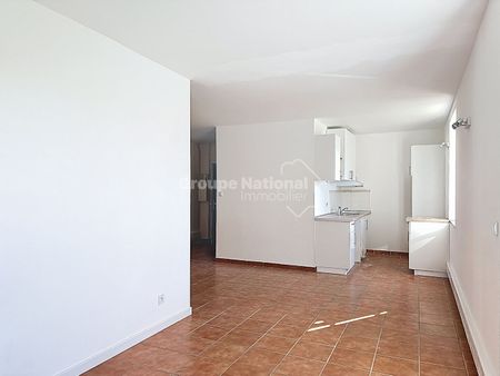 Appartement t2 en rez de jardin sur Berre L'étang, - Photo 4