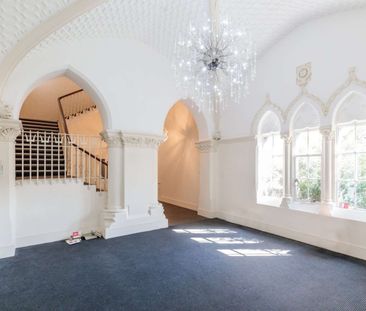 Beautiful one bedroom property, in a historic conversion. - Photo 2
