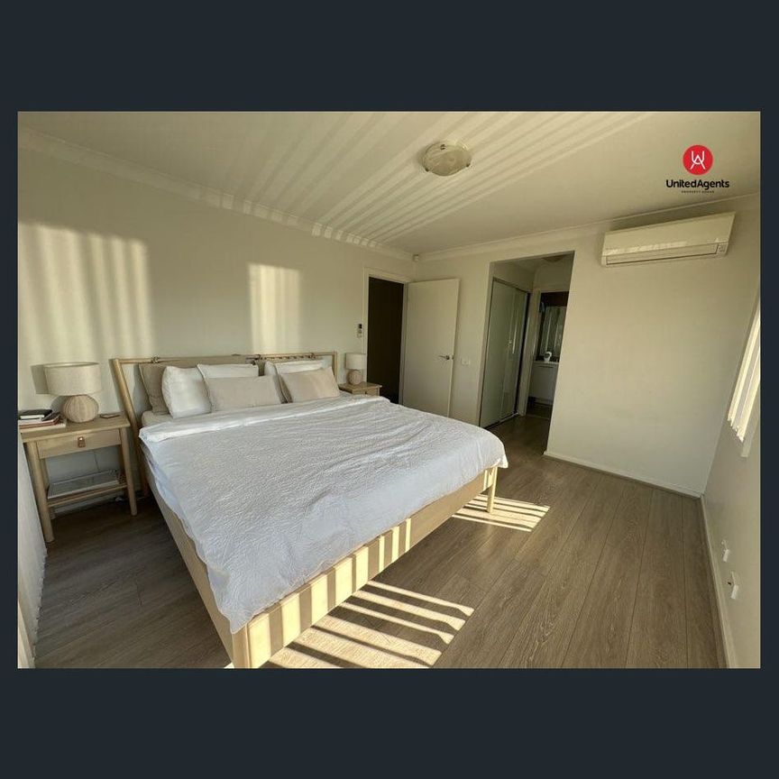 Beautifully Presented Home Offering Space, Style & Location! - Photo 1