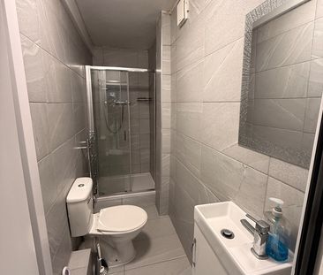 3 Bed Detached House, Dale Grove, NG2 - Photo 6