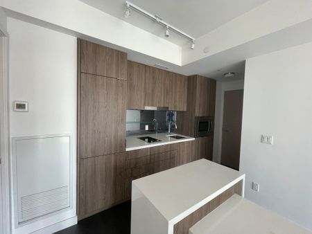 For Lease - 215 Queen Street Unit# 1415, Toronto, Ontario - Photo 2