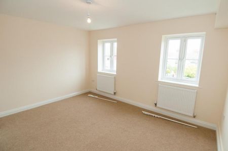 3 bedroom semi-detached house to rent - Photo 4