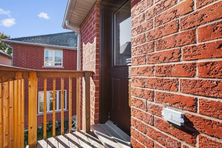 For Lease - 496 White's Hill Avenue Unit# Coach House, Markham, Ontario - Photo 2