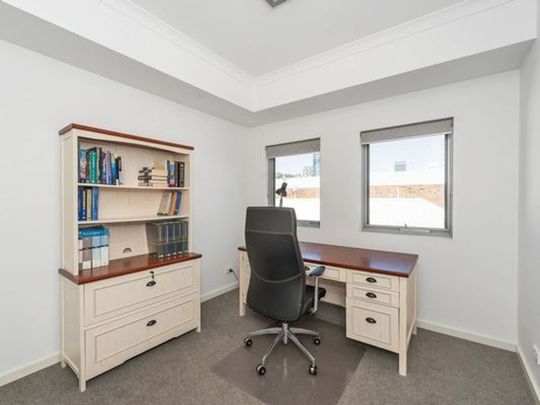Modern Apartment Lifestyle - Photo 1