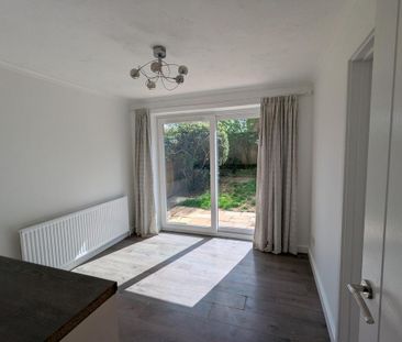 3 bedroom semi-detached house to rent - Photo 3
