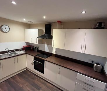 2 Bed Flat, St Leonards St, EH8 - Photo 4