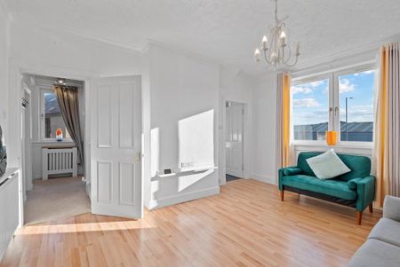 4 bedroom flat to rent - Photo 3