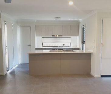 Welcome to 7 Trevorrow Way. - Photo 1