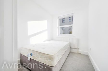 4 bedroom terraced house to rent - Photo 5