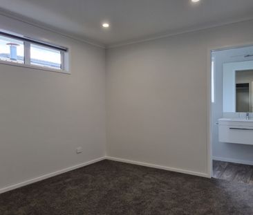 Easy Modern Living Close to Inglewood CBD - Photo 3