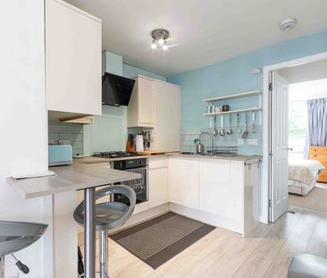 2474L - Gyle Park Gardens, Edinburgh, EH12 8NQ - Photo 2