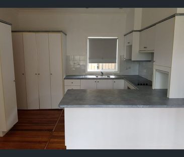 Well-Presented 3-Bedroom Home in Seven Hills! - Photo 3