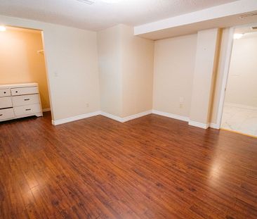 **ALL INCLUSIVE** BEAUTIFUL 2 BEDROOM LOWER UNIT IN ST. CATHARINES!! - Photo 5