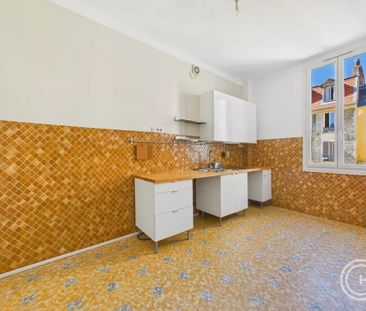 Location Appartement 4 pièces 84m² NICE 06300 - Photo 2