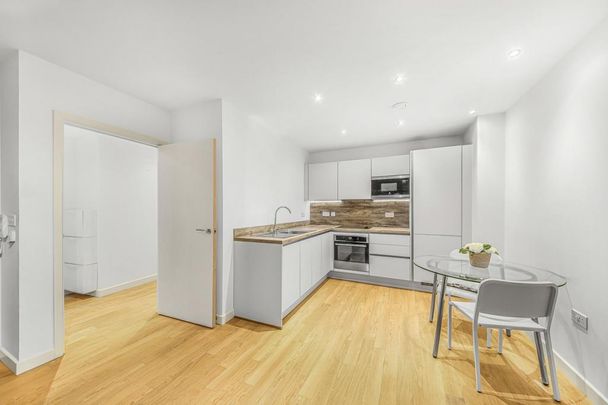 1 bedroom flat to rent - Photo 1