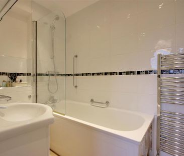 3 bedroom terraced house to rent - Photo 6