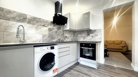 2 bedroom flat to rent - Photo 5