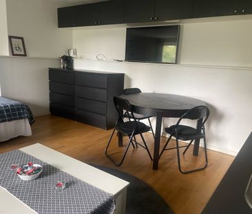 Länsvägen, Farsta - Photo 1