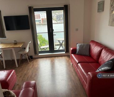 2 bedroom flat to rent - Photo 2