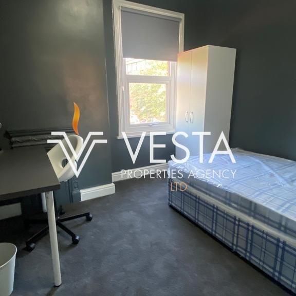 1 bedroom in a house share to rent - Photo 1