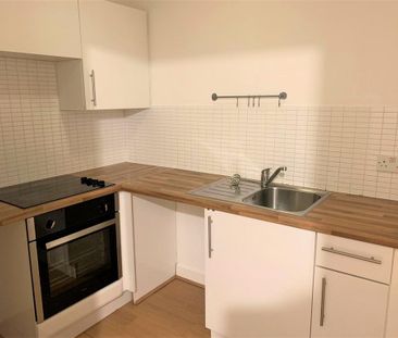 1 bedroom flat to rent - Photo 3