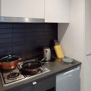 1 Bedroom Large - Photo 2