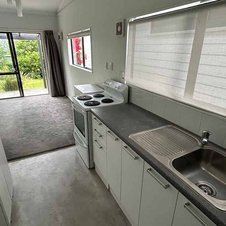 Snells Beach sunny and private 1 bedroom flat - Photo 1