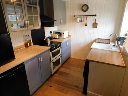 2 bedroom terraced house to rent - Photo 3