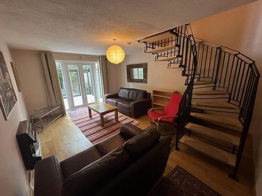 2 bedroom end of terrace house to rent - Photo 1