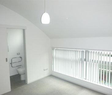 3 Bedroom Townhouse with Double Garage - Photo 6