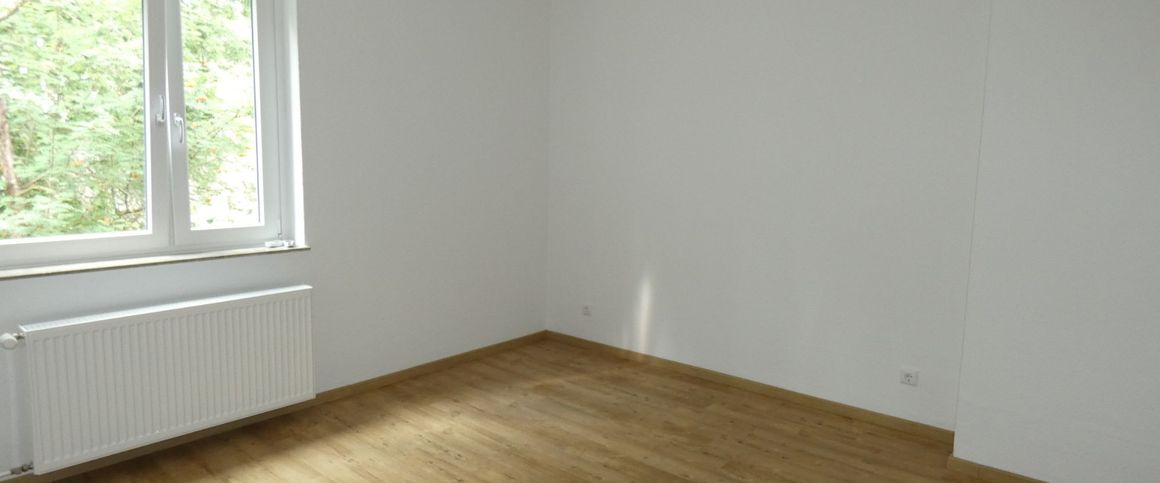 *** Charmante Altbauwohnung mit Wohnküche und Loggia in beliebter Lage *** - Foto 1