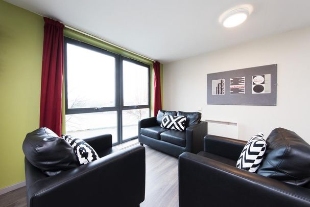 5 bedroom flat to rent - Photo 1