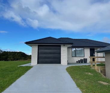 27 Manaaki Circle, Paparoa - Photo 2