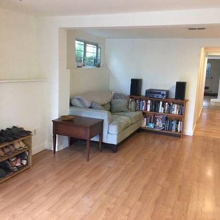 spacious, newly renovated with views - Photo 3