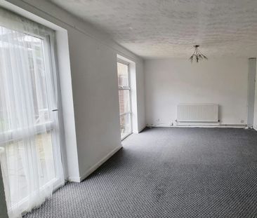 Terraced House to rent on - Photo 5