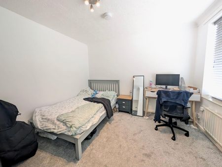 Wycliffe Road, Norwich - Photo 3