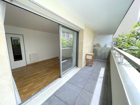 Location Appartement 1 pièce 28m² PUTEAUX 92800 - Photo 2