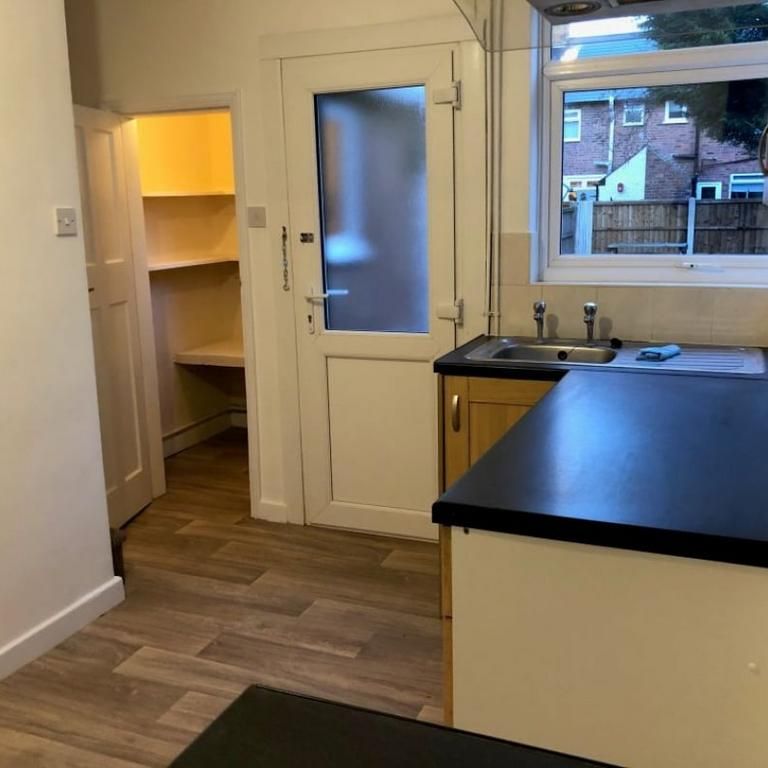 2 bedroom terraced house to rent - Photo 1